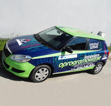 Komputery oprogramowanie reklama na aucie osobowym
