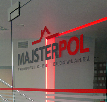 Majsterpol litery na szkle