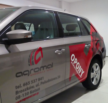 Agromal oznakowanie pojazdu firmowego