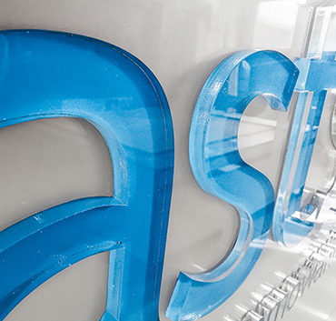 Easoft litery pleksa zbliżenie 1