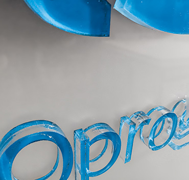 Easoft litery pleksa zbliżenie 2