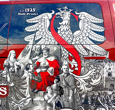 MB Mega Zafira Patriotyczna 1 zbliżenie