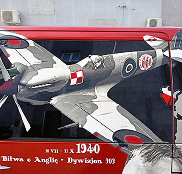 MB Mega Zafira Patriotyczna 2 zbliżenie